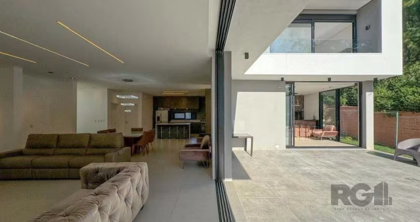 Casa Condominio para Venda - 340m², 4 dormitórios, sendo 4 suites, 4 vagas - Alphaville