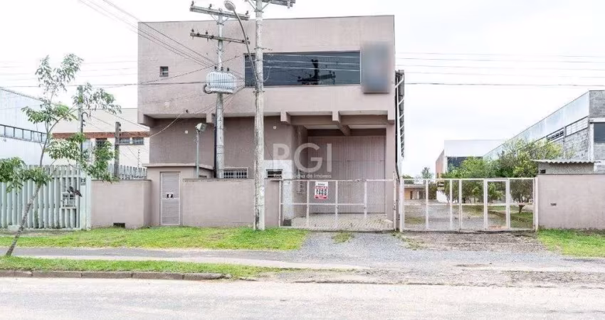 Pavilhão com área construída de cerca de 900m²