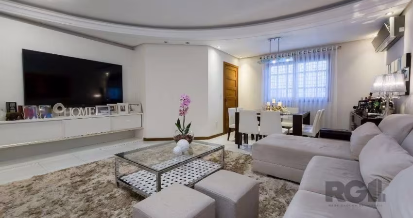 Casa em Condomínio em Cavalhada