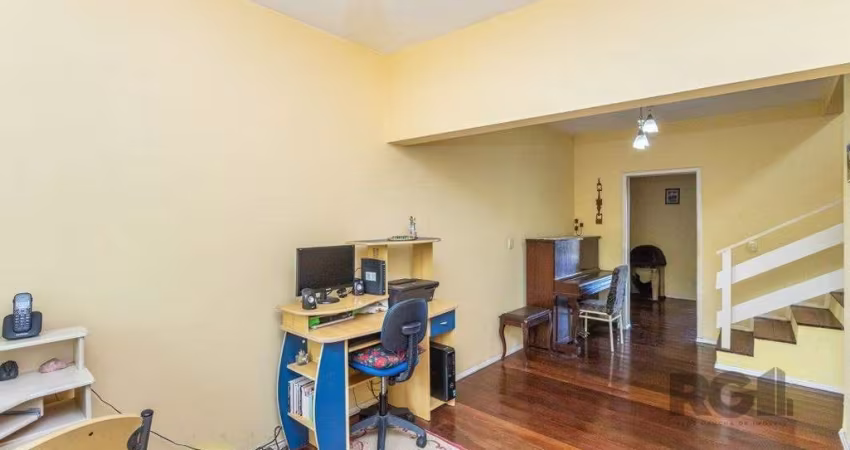 Casa com 3 Quartos à Venda, 293 m² por R$ 650.000