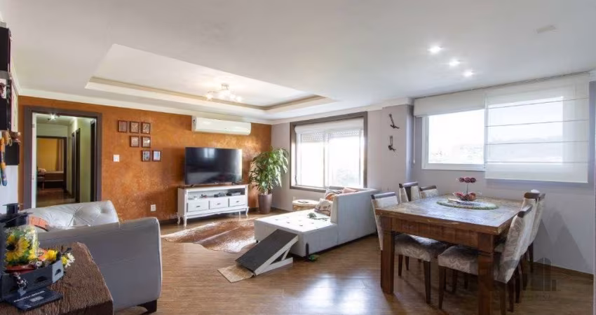 Apartamento reformado de 124m² privativos- 3 dormitórios sendo 1 suíte no bairro Medianeira