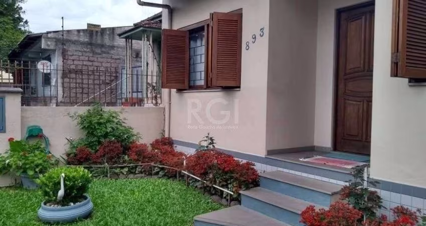 Casa para Venda - 230m², 4 dormitórios, sendo 1 suites, 2 vagas - Jardim Itu