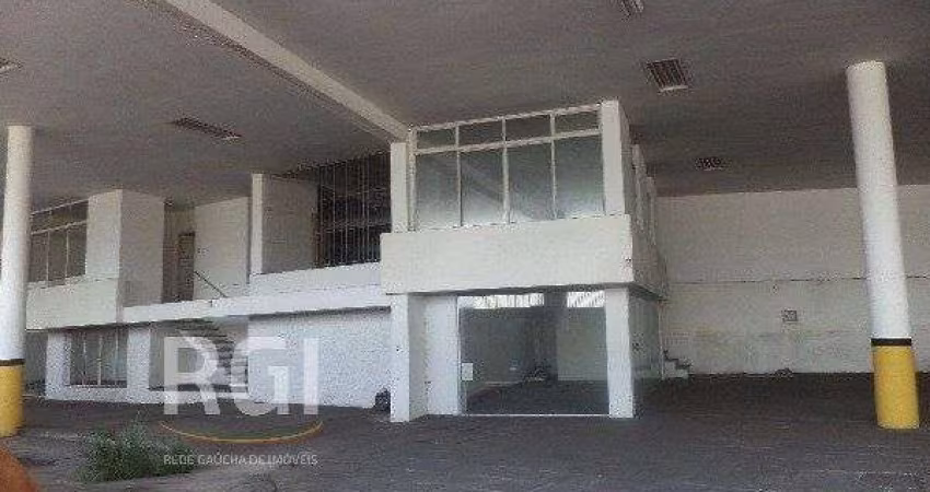 Predio para Venda - 2700m², 0 dormitórios, São João