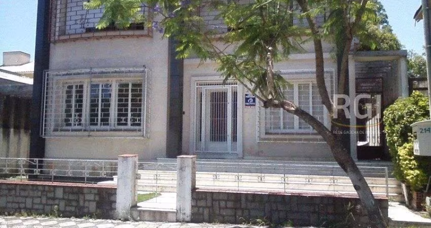 Casa para Venda - 510m², 6 dormitórios, sendo 1 suites, 3 vagas - São João