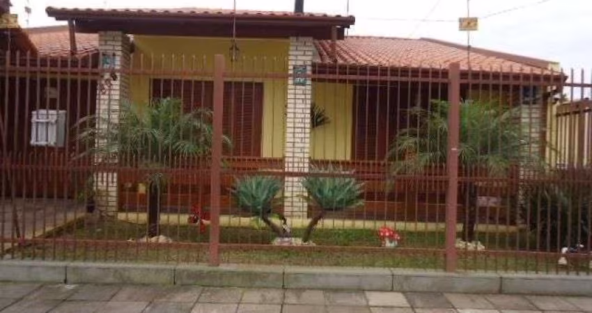 Casa para Venda - 200m², 3 dormitórios, 2 vagas - Piratini