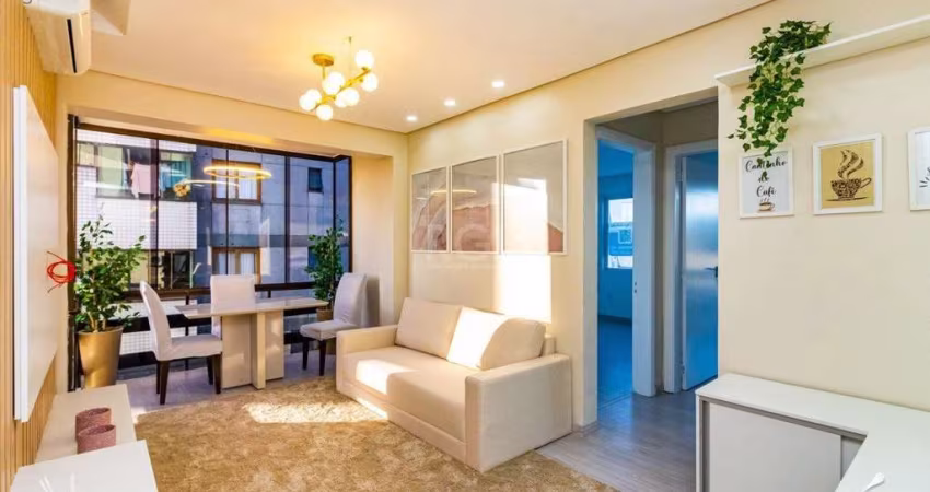 Apartamento para Venda - 62.17m², 2 dormitórios, 1 vaga - Petrópolis