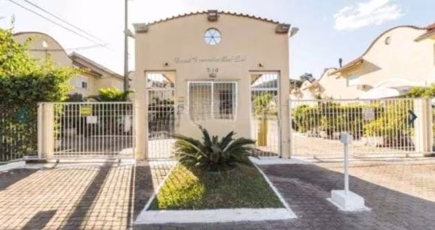 Sobrado em condomínio no bairro Hípica