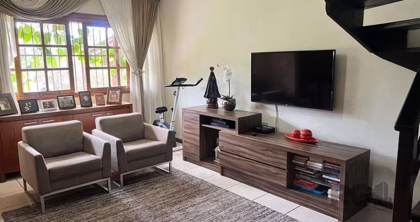 Casa com 3 dormitórios no bairro Morro Santana