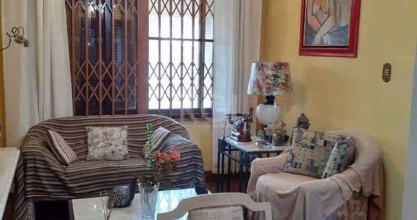 Casa 3 dormitórios, 2 suítes, 4 vagas, 257,52 m² de área privativa, no Bairro Ipanema