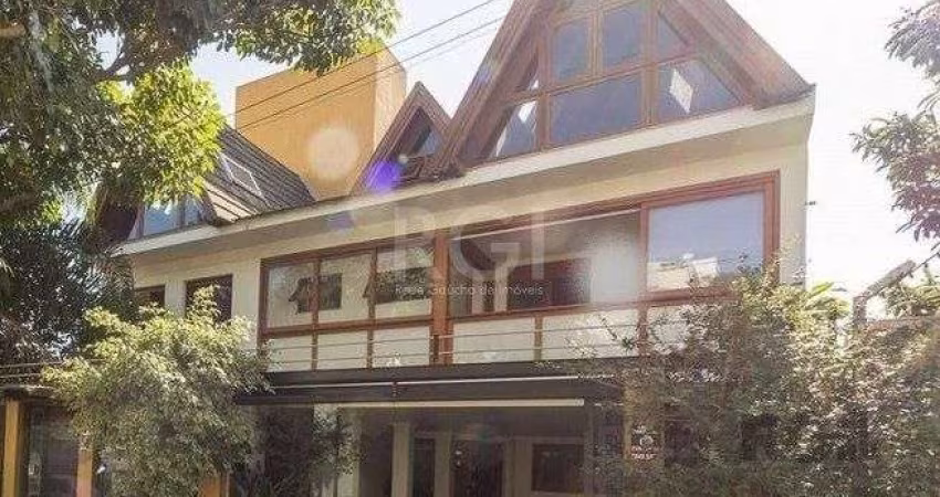 Sobrado para Venda - 656m², 5 dormitórios, sendo 4 suites, 2 vagas - Cristo Redentor