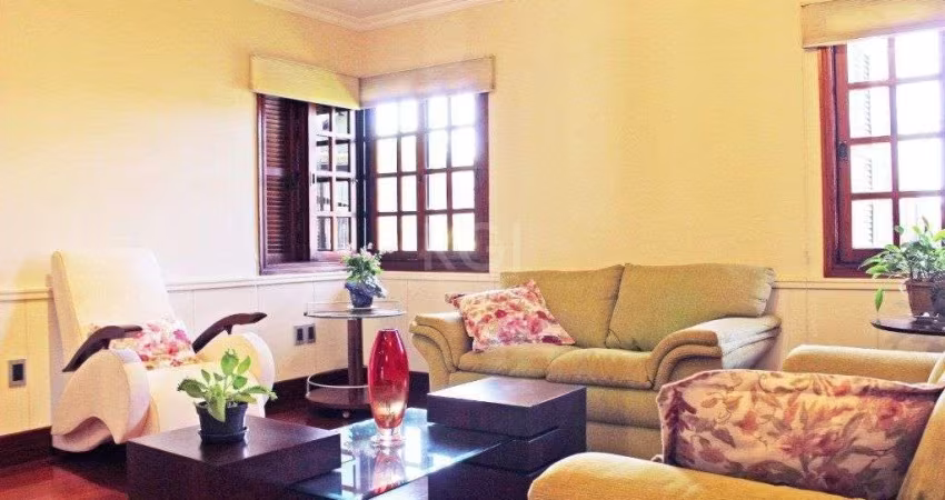 Casa para Venda - 300m², 4 dormitórios, sendo 1 suites, 4 vagas - Coronel Aparício Borges