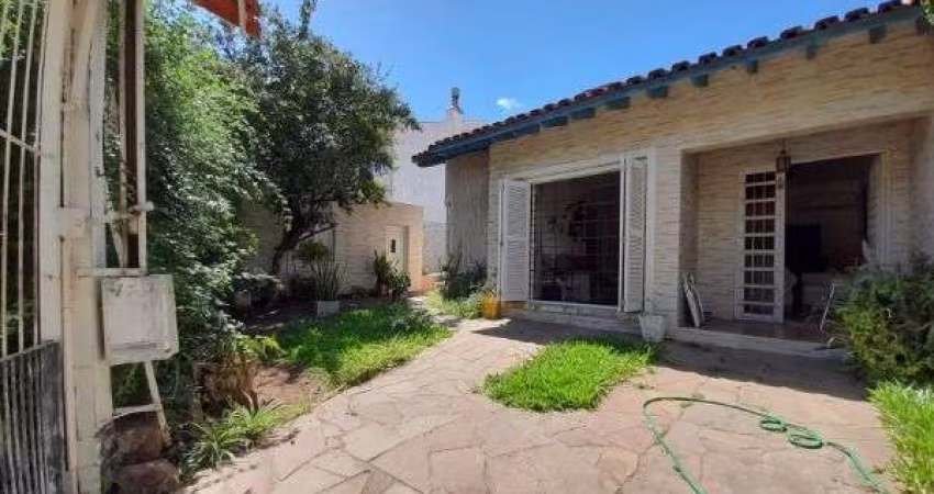 Casa para Venda - 136.31m², 3 dormitórios, sendo 1 suites, 2 vagas - Guarujá