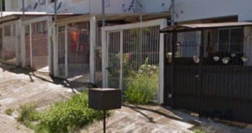 Casa sobrado no bairro São Lucas de 2 dormitórios e vaga
