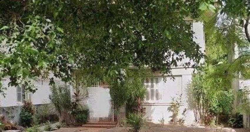 Casa para Venda - 237m², 3 dormitórios, 1 vaga - Petrópolis