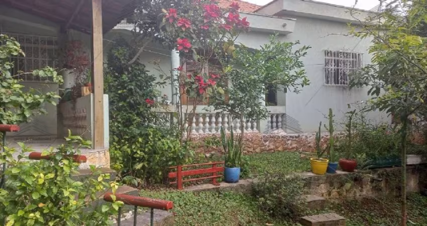 EXCELENTE CASA TÉRREA NO TATUAPÉ COM AMPLO ESPAÇO VERDE E GOURMET.