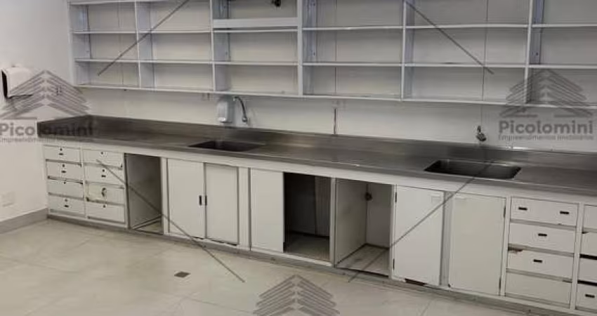 Prédio Comercial à Venda na Mooca, 5 Salas, 2 Banheiros, 728m² de Área