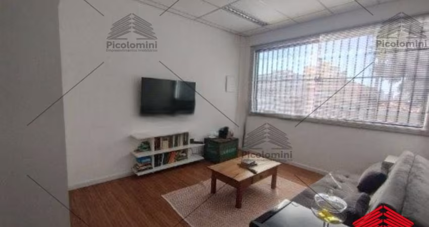 Salão comercial a venda no Belém de 240m², possui 3 salas, copa, 2 banheiros, 2 vagas, escritório, Quintal