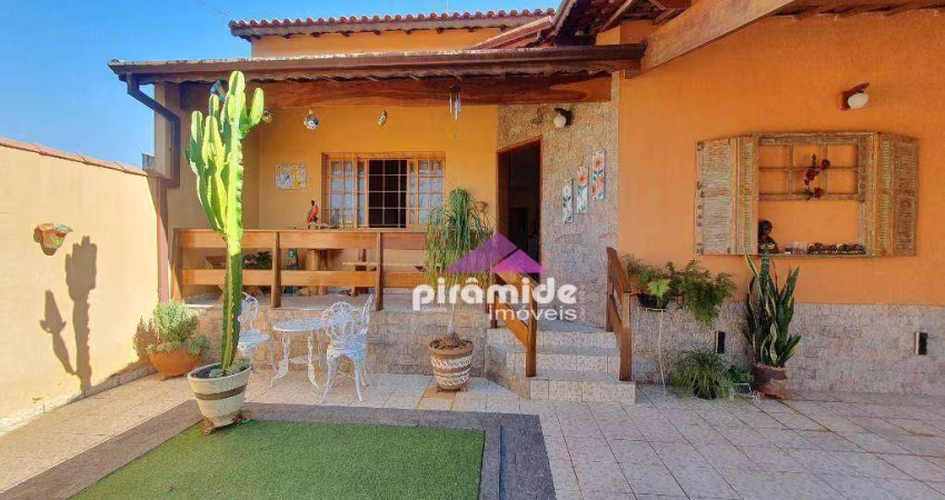 Casa com 3 dormitórios à venda, 193 m² por R$ 625.000,00 - Jardim Maria Cândida - Caçapava/SP