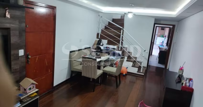 Sobrado com 3 Quartos e 2 banheiro à Venda, 124 m² por 650.000