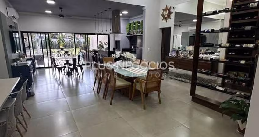 Casa de Alto Padrão a venda no Jequitiba com 3 Suítes à Venda | Área Gourmet, Hidromassagem, Adega