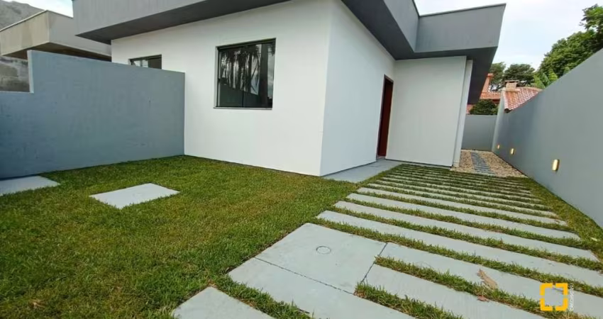 Casa térrea, 2 dormitórios no Campeche.
