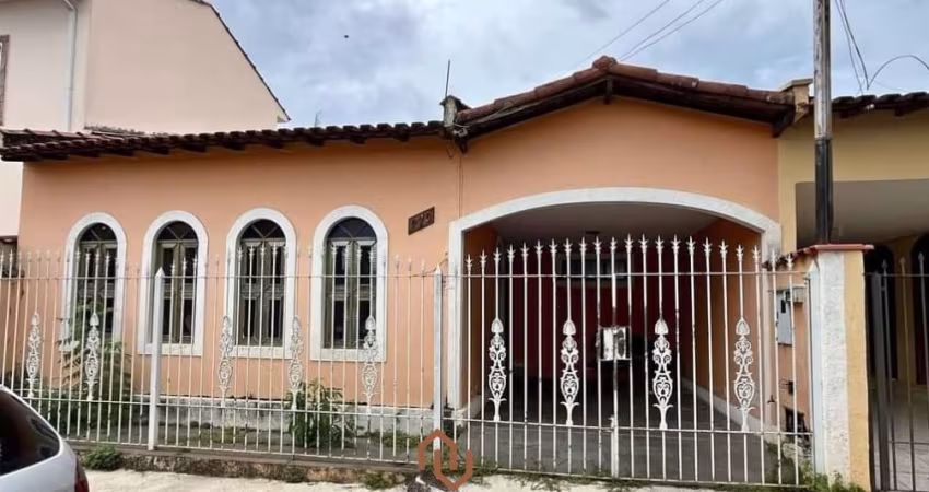 CASA À VENDA NA ÁREA CENTRAL DA CIDADE