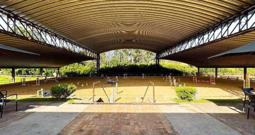 Casa a venda no Condomínio Fazenda Serra Azul Itupéva - SP