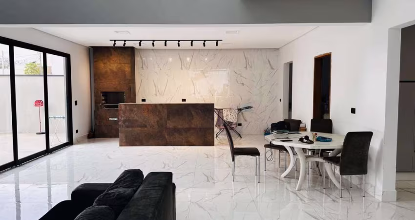 Casa à venda no Condomínio Lagos D'icaraí - Salto/SP