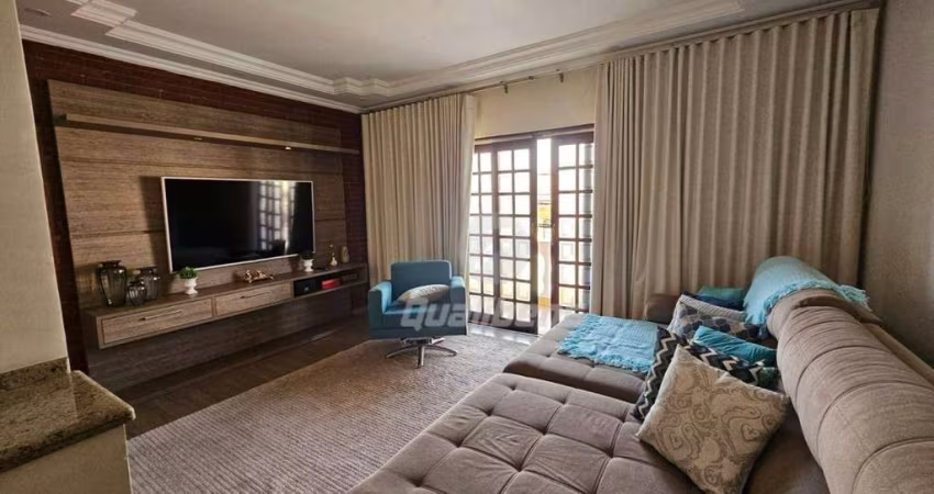 Sobrado com 2 dormitórios à venda, 160 m² por R$ 650.000,00 - Parque São Vicente - Mauá/SP