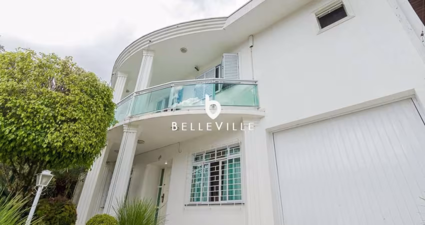 **Casa Residencial Mobiliada com 3 Quartos e 3 Vagas de Garagem no Centro de Pin