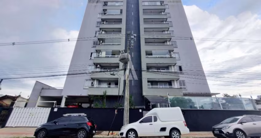 Apartamento com 2 quartos, 1 sendo suite, espaçoso e iluminado pelo sol da manhã