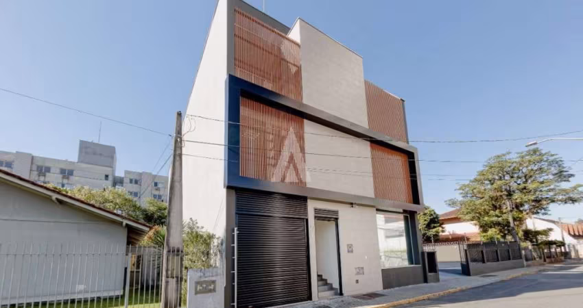 PRÉDIO COMERCIAL COM 651 M²,  NO CENTRO COM  ESTACIONAMENTO E ELEVADOR.