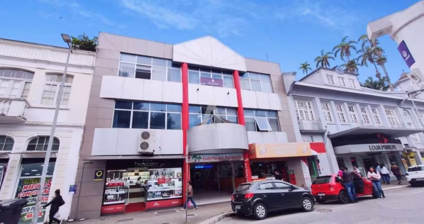 Sala para alugar, 32.47 m2 por R$500.00  - Centro - Joinville/SC