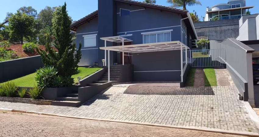 Casa em Condomínio para Locação em Atibaia, Condomínio Parque das Garças II, 5 dormitórios, 1 suíte, 3 banheiros, 2 vagas