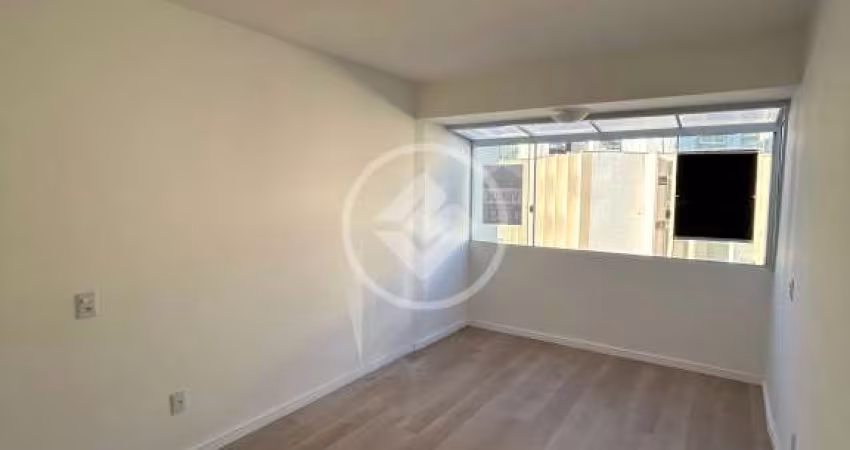 Apartamento Único em Campinas 3 Dormitórios Apenas 800m da Beira-Mar de São José - RECÉM REFORMADO codigo: 116168