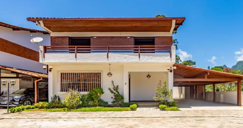 Casa com 4 quartos em condomínio no Alto, Teresópolis.