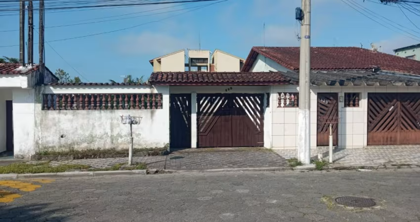 Casa para Venda no bairro Vila Atlântica, Mongaguá/SP.