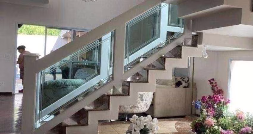 Casa em Alphaville com 4 dormitórios à venda, 300 m² por R$ 2.400.000 - Alphaville - SP