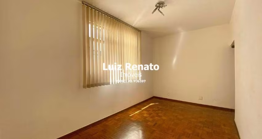 Apartamento á venda no bairro Coração de Jesus