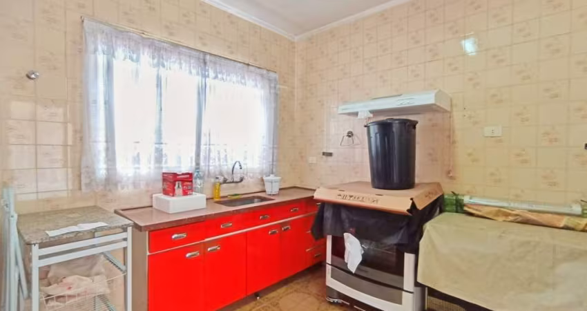 Casa à venda, 128m2, com 3 dormitórios, 2 vagas por R$ 395 mil, próximo à praça, Cidade Jardim II,