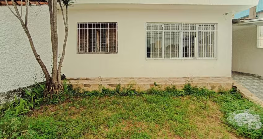 Excelente casa com 120m2, 2 dormitórios e 2 vagas para locação por R$ 3.000,00 - Vila Guilhermina,
