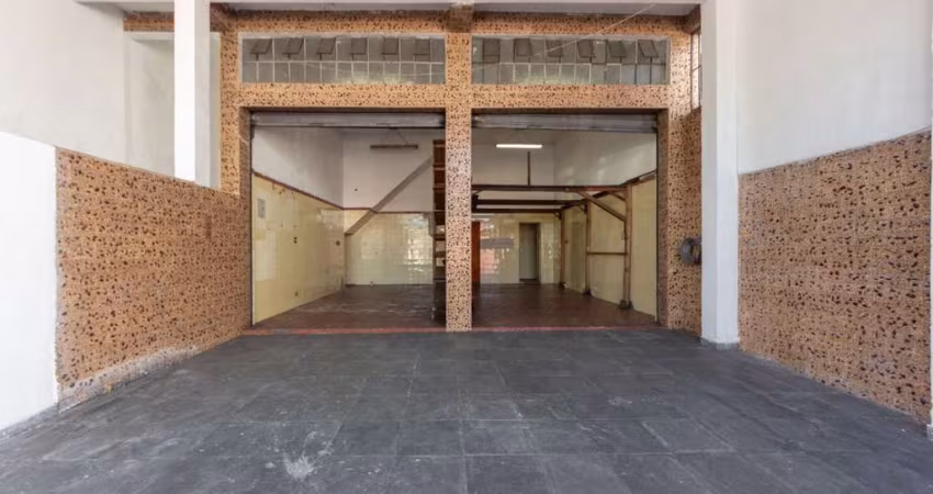 Casa tipo para venda com 4 quartos, 210m²