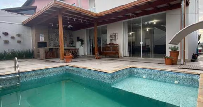 Casa com 3 dormitórios à venda, 317 m² por R$ 1.100.000,00 - Ibirá - Pouso Alegre/MG
