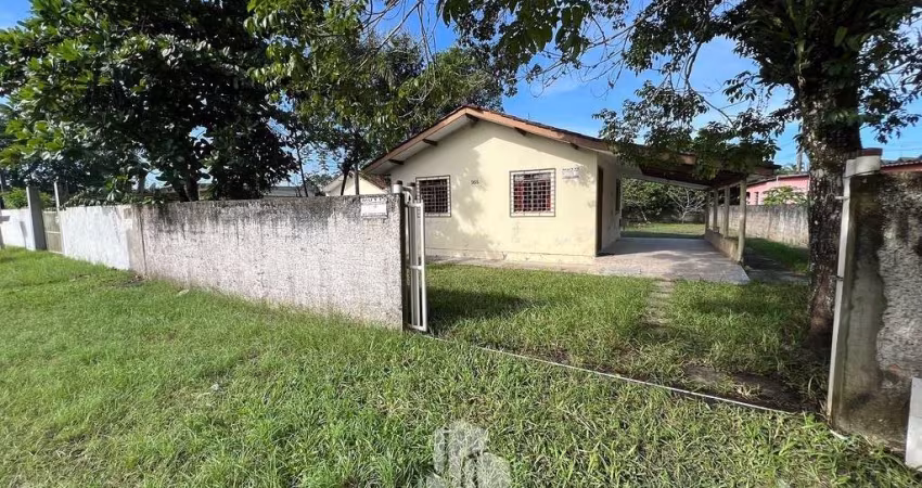 Casa sozinha no terreno em Pontal do Sul