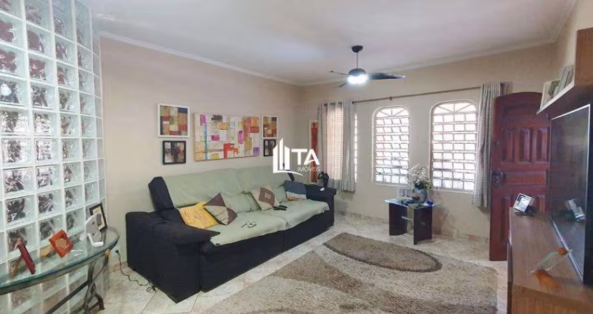 Casa térrea à venda, 220m²com 4 Quartos, Edícula, 3 vagas, por R$ 790.000 - Jardim Aurélia, Campinas SP