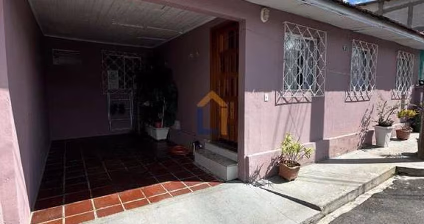 Casa com 40m² no Bairro Boqueirão