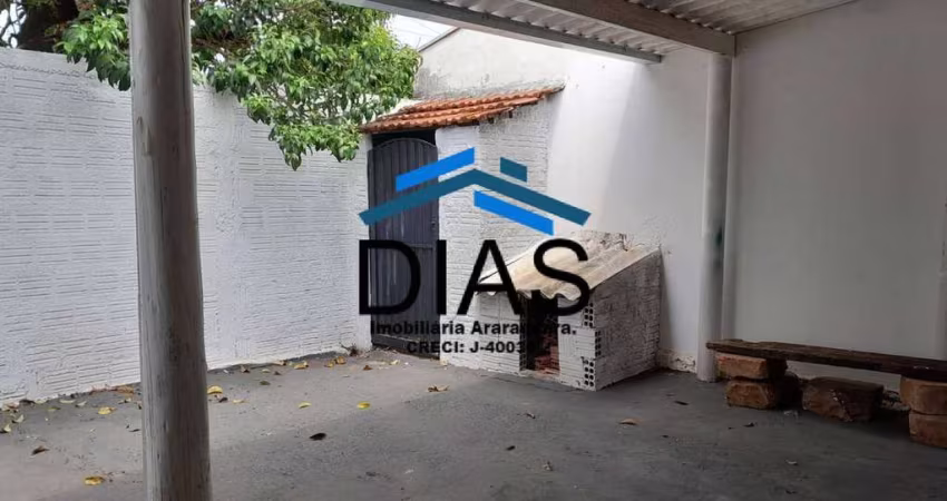 VICTÓRIO DE SANTI 1 CASA COM 2 DORMITÓRIOS AMPLO QUINTAL VÁRIOS COMÉRCIOS