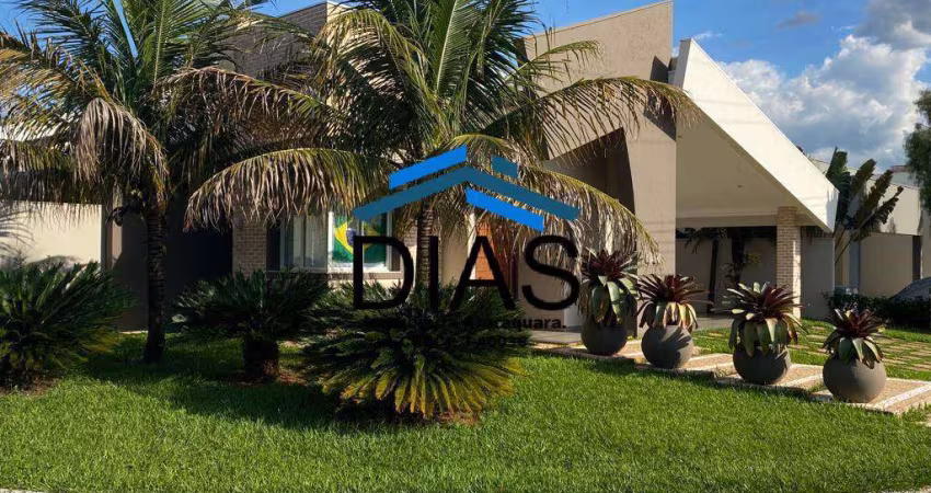 PORTAL DAS ARAUCARIAS LINDA CASA COM TRÊS SUITES, LAGO E PAISAGISMO