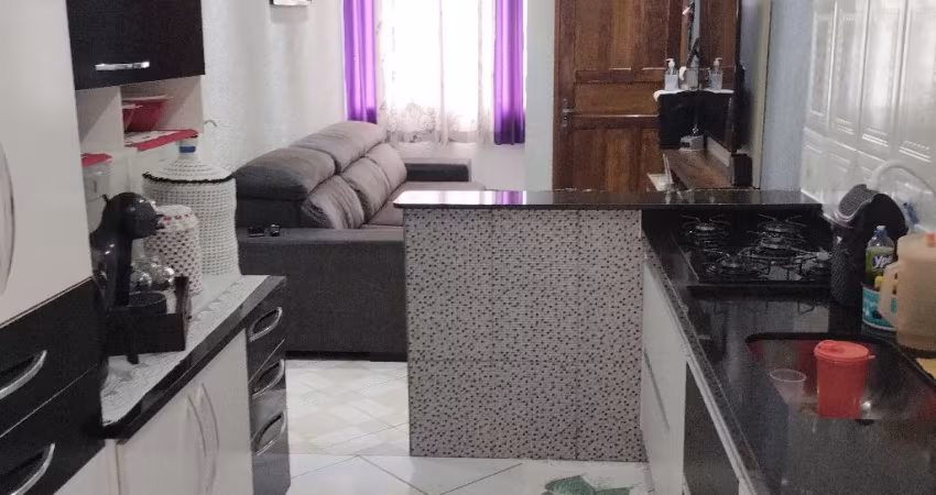 Casa com 2 quartos , sala, cozinha (planejado )