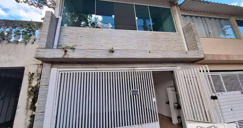 Casa 2 dormitórios no Bosque dos Eucaliptos
